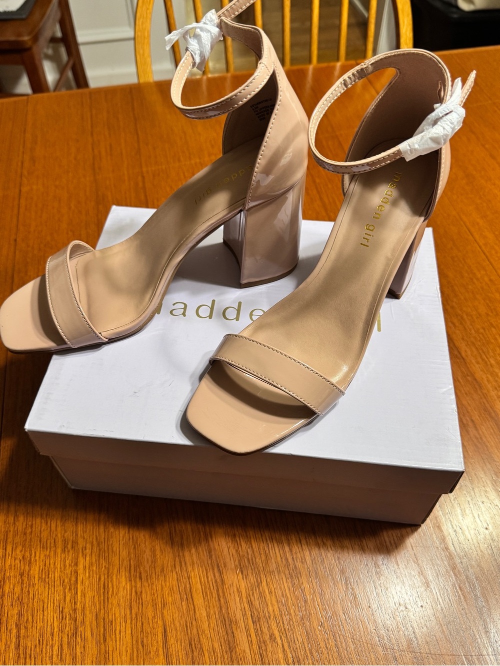NWT- Madden Girl (8.5m) Sstar Nude Patent Block Heel Ankle Strap Sandals